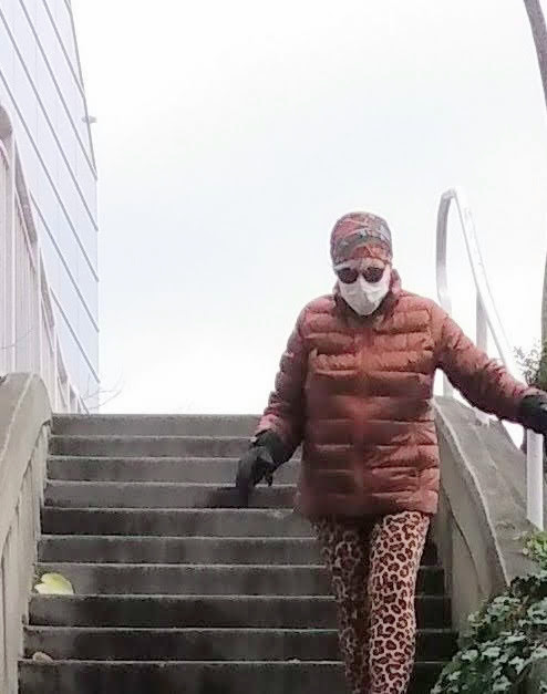 Turban hat and sunglasses